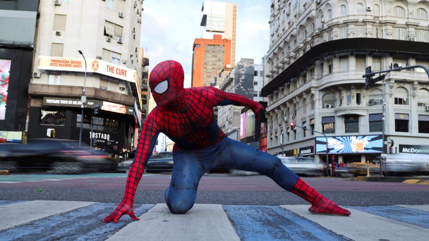 2023-10-30t001837z_1_lynxmpej9t008_rtroptp_4_argentina-spiderman-record.jpg