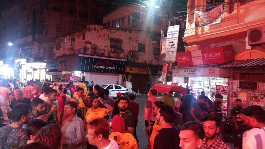 Bangladesh fans leave Kolkata