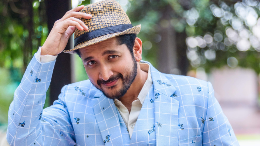 Parambrata Chatterjee sings ‘Tomake Chhuye Dilam’