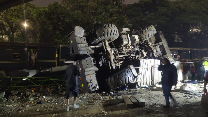train derailed in Tejgaon 