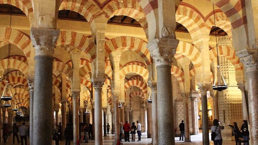 interior_of_la_mezquita.jpg