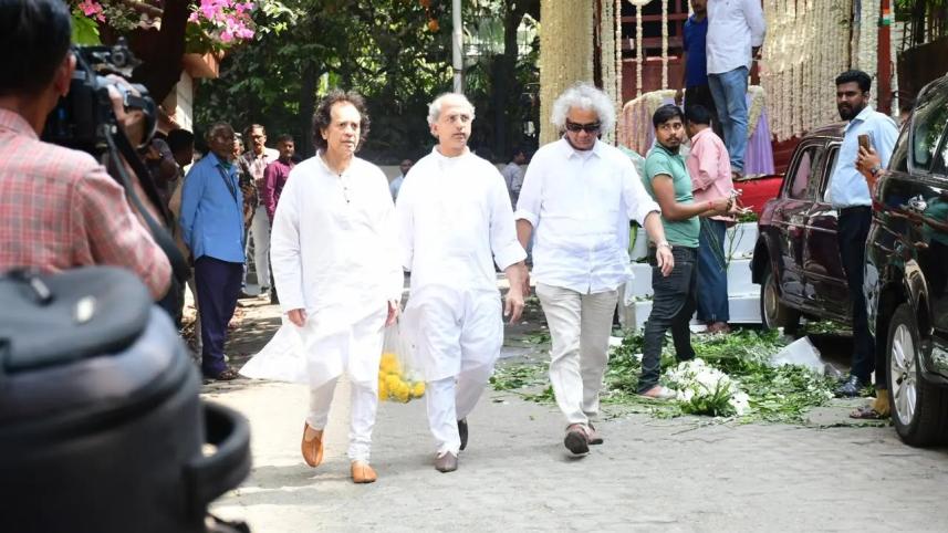 pankaj_udhas_funeral_5.jpg