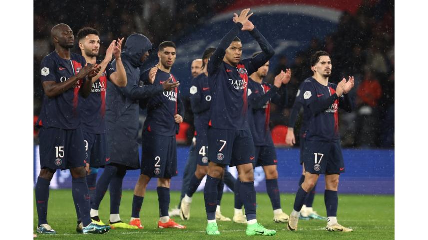 Mbappe with PSG teammates 