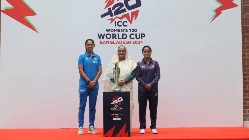 hasina-nigar-harmanpreet.gif