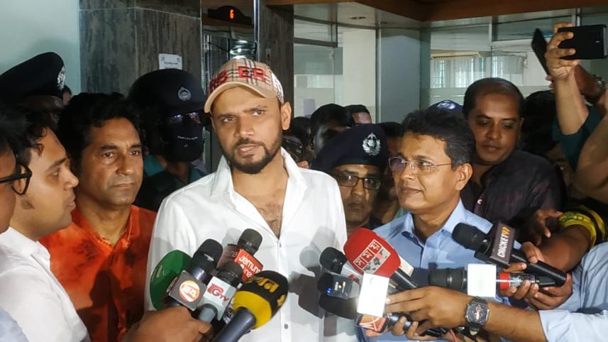 FIR against Mashrafe for extortion and share manipulation