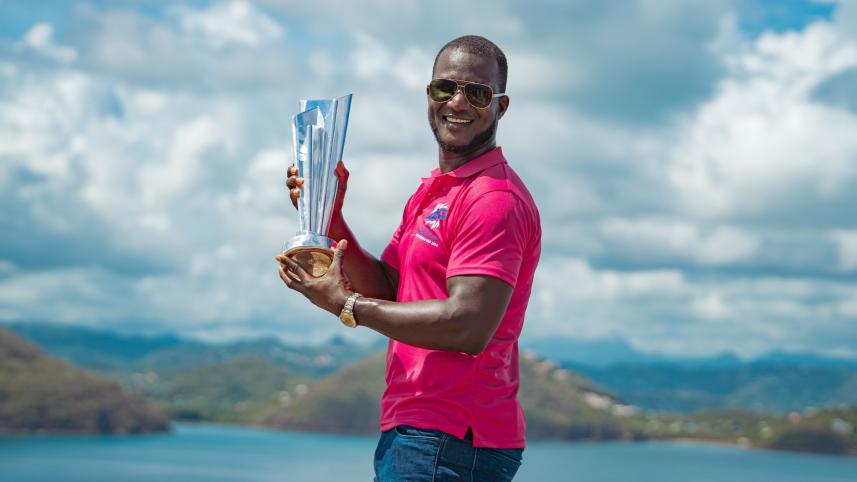 Darren Sammy with T20 WC trophy 