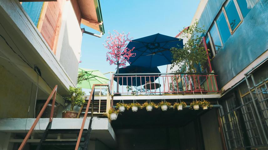 Tiny balcony? No problem! Here’s how to maximize your space