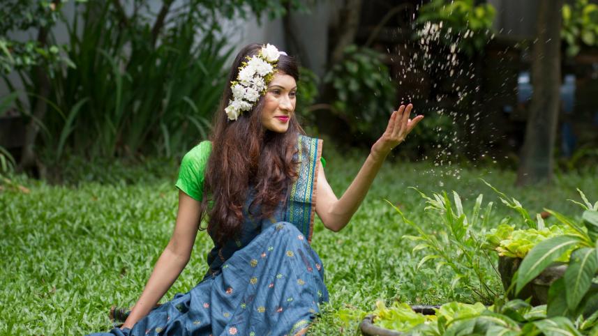 Sacred blooms, eternal love: Flowers in worship and puja fashion