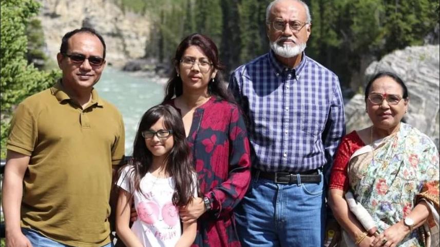 Abul Hayat and Tariq Anam Khan honour Jamal Uddin Hossain