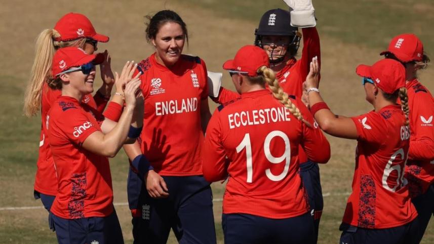 england_womens_cricket_team_vs_scotland.jpg