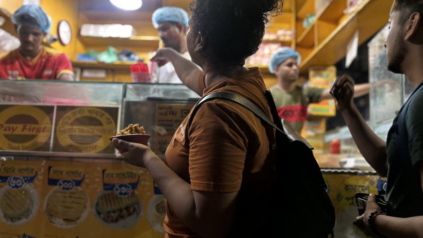 Forget gourmet, Shahjadpur’s muri bhorta is the real explosion of flavours