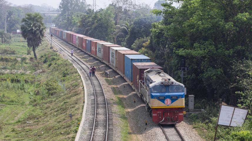 container_train_.jpg