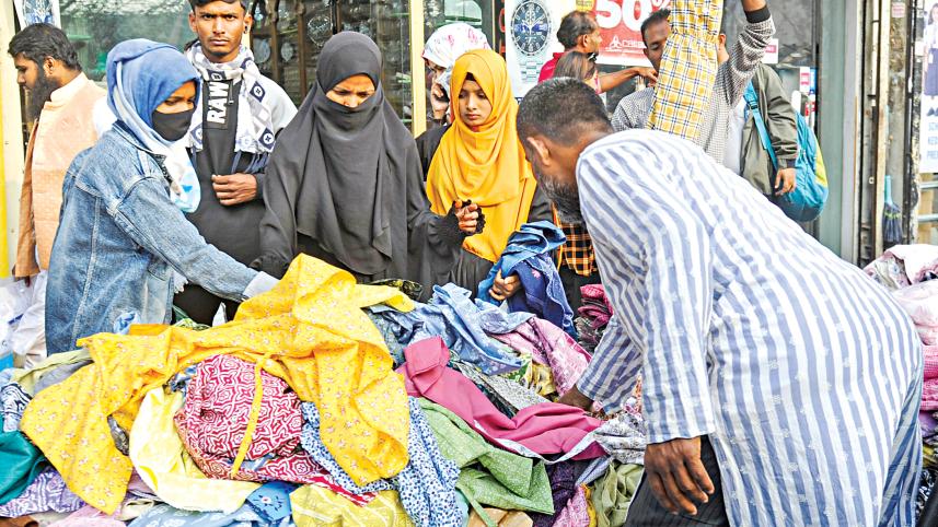 second hand clothes shopping in Gausia Market