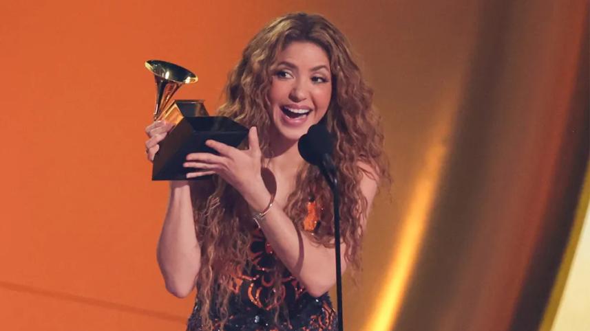 shakira_wins_grammy_2.jpg