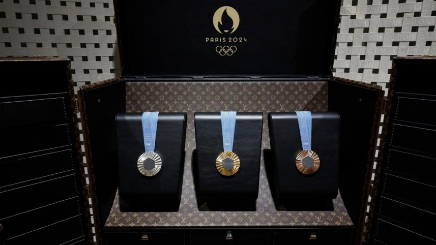 afp_20250228_36yw4t7_v2_preview_filesfranceolyparis2024medals.jpg