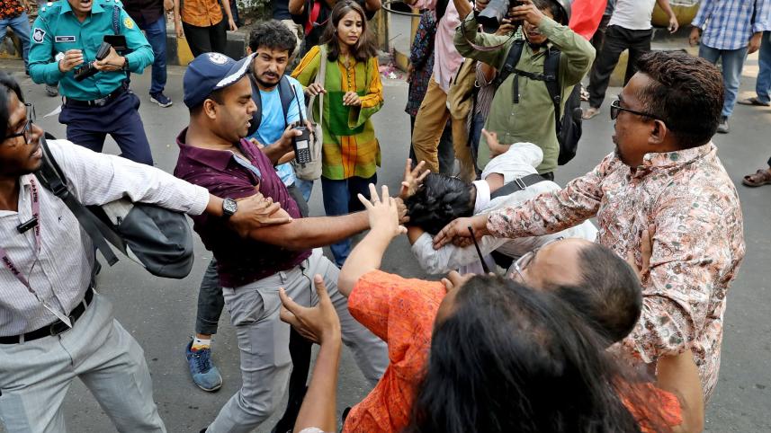 Police clash with anti-rape protesters