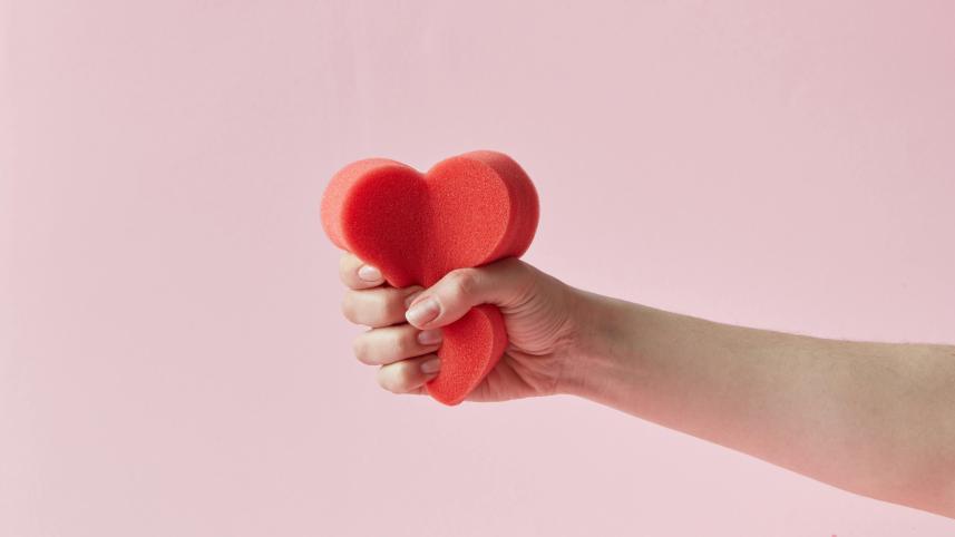 Work habits that harm your heart health            pexels-ds-stories-7680065.jpg