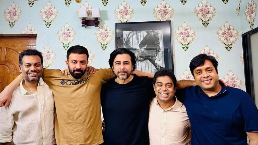 Shakib Khan and Afran Nisho reunite ahead of ‘Taandob’ release.jpg