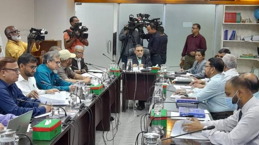 posters banned in national election