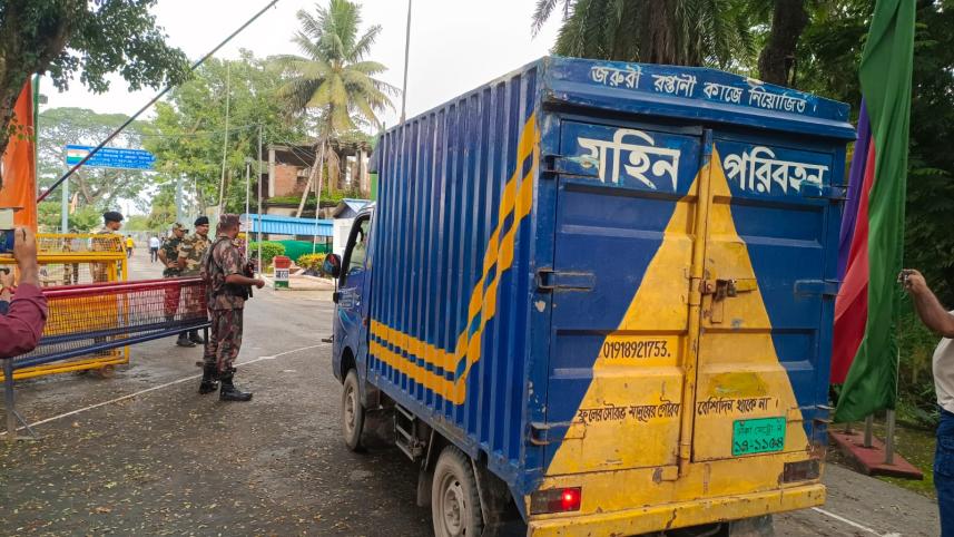 Bangladesh sends Haribhanga mangoes to Tripura