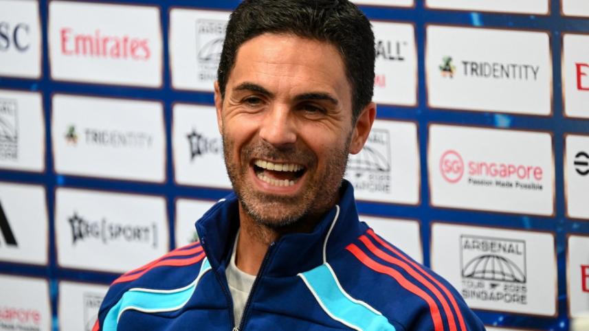 Mikel Arteta smiling 