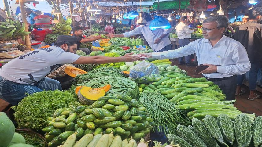 rising price of vegetables and eggs in Bangladesh
