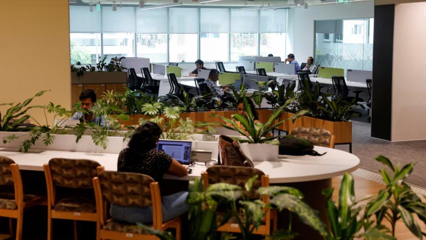 india visa workers.jpg