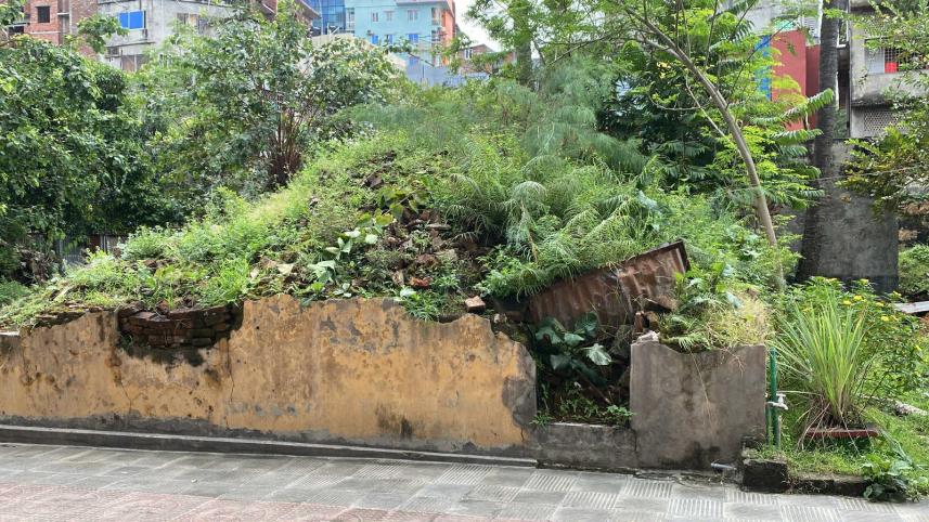 Ritwik Ghatak at 100: Rajshahi home lies in ruins.jpeg