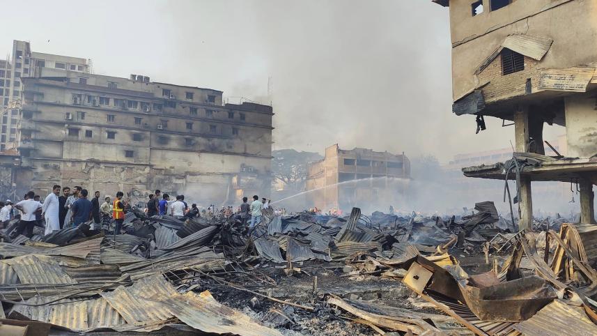 Bangabazar fire photo story_ccd5.jpg