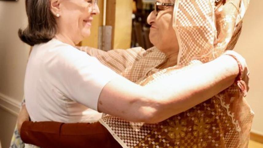 Sonia meets Hasina.jpg