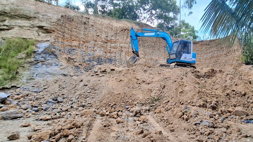 Daily Star follow-up about hill cutting.jpg