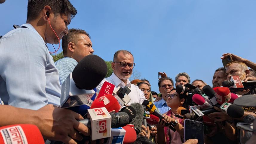 Commerce Adviser airport.jpg