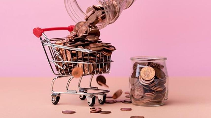 ED 2 - Why our economy looks rich on Facebook but broke in real life_4994.jpg