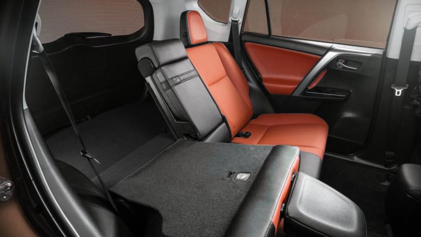 2016 RAV4 interior.jpg