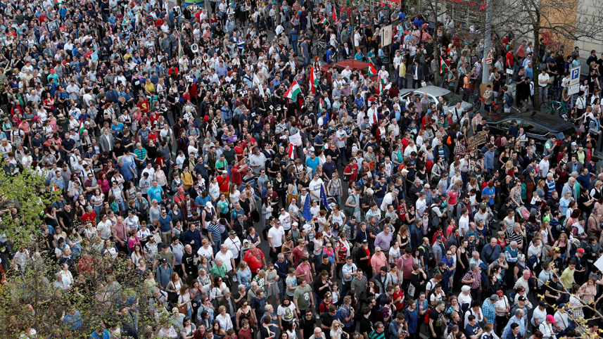 2018-04-14t165123z_1576628391_rc17ff4faf90_rtrmadp_3_hungary-election-protests.jpg