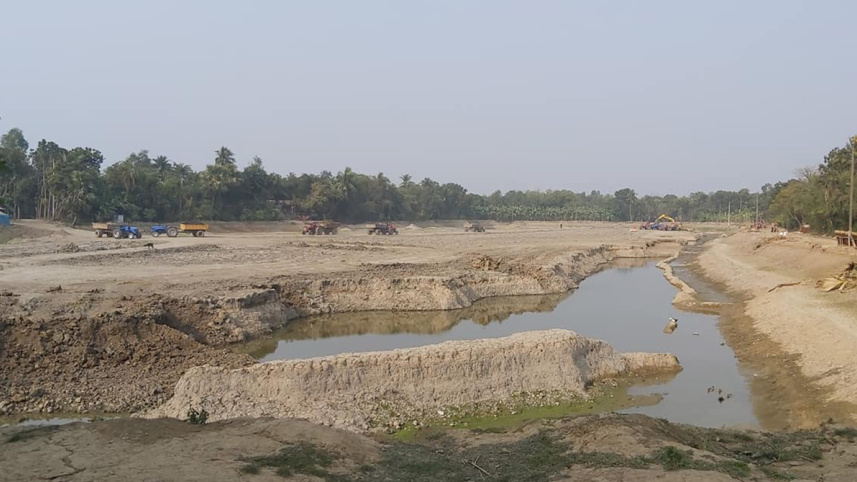 natore-pond_digging.jpg