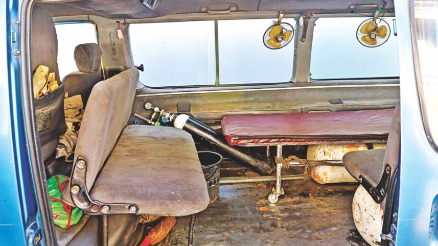 Ambulances DMCH5.jpg