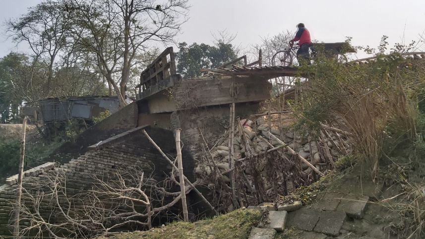 bridge_damaged_2.jpg
