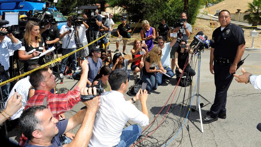 Pop star,Chris Brown,arrested,assault,woman,called,911,deadly,weapon,standoff,Los Angeles