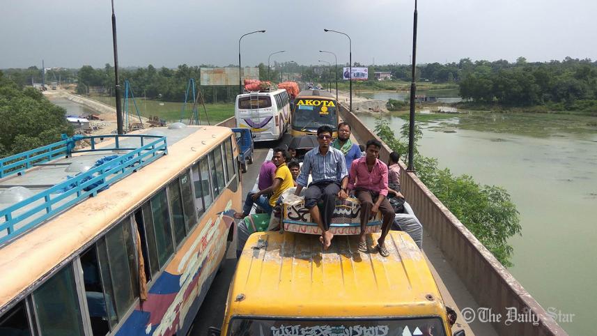 traffic jam, Dhaka-Tangail highway, Dhaka-Chittagong highway, Bangladesh, Gazipur, Kaliakoir upazila, tailback