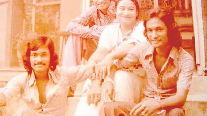 feroza_begum_with_her_three_sons_tahsin_hamin_and_shafin_ahmed.jpg