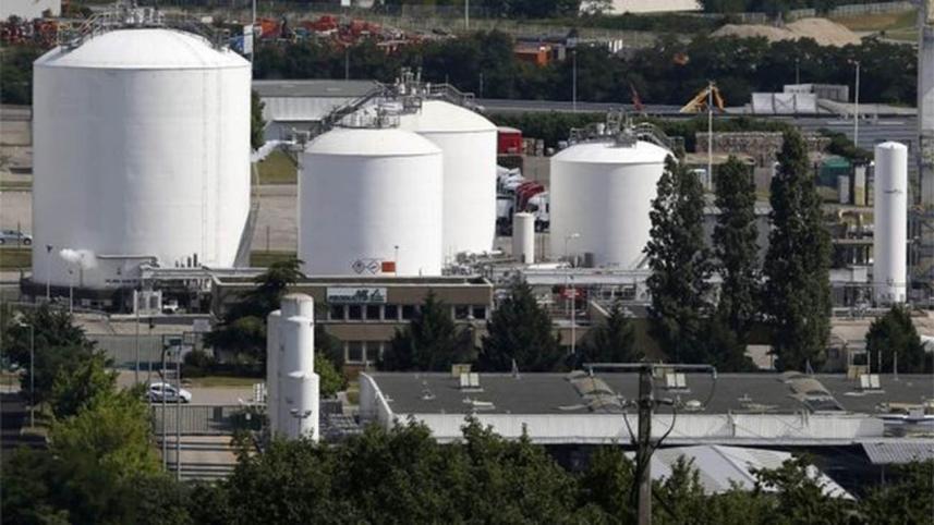 france behead 2 new.jpg