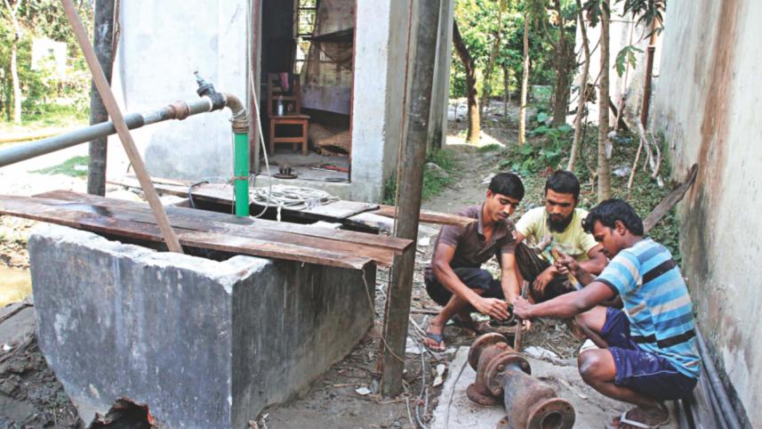 hospital's lone pump.jpg