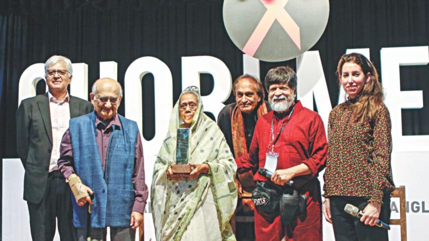 internationally renowned photographer