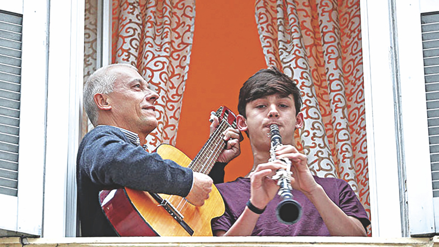 italian_beat_corona_singing_2.jpg