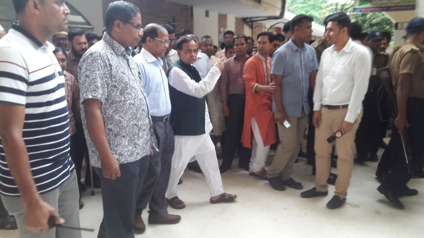 Eid holidaymakers star leaving Dhaka