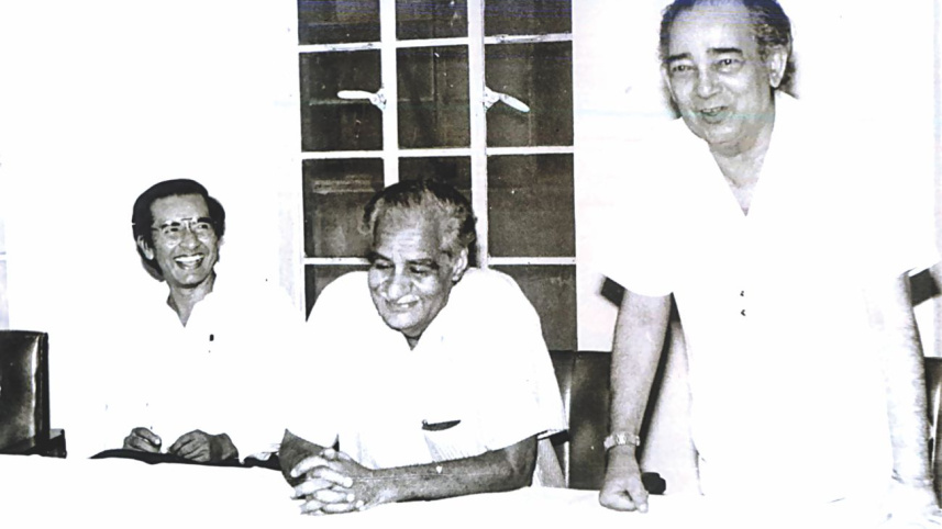 Veteran Journalist Kuldip Nayar with Mahfuz Anam at The Daily Star