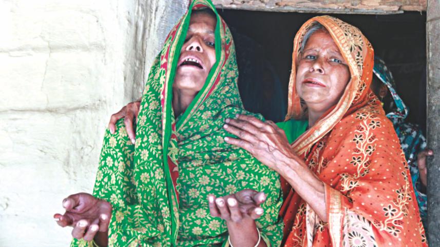 Paramchan Bibi mourns 3.jpg