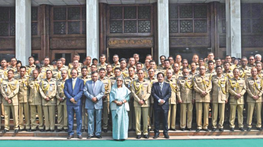 police_with_pm.jpg