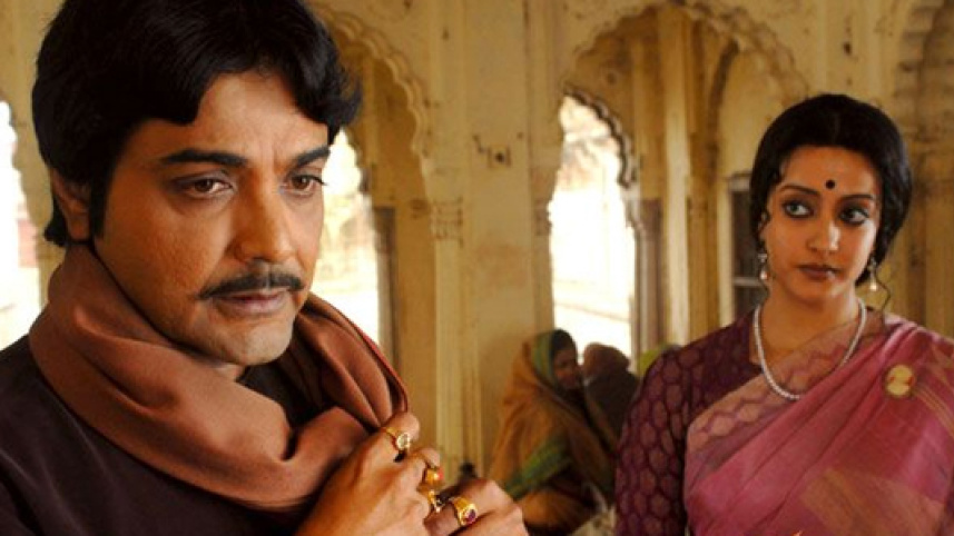 proshenjit_chatterjee_and_raima_sen_in_noukadubi.jpg